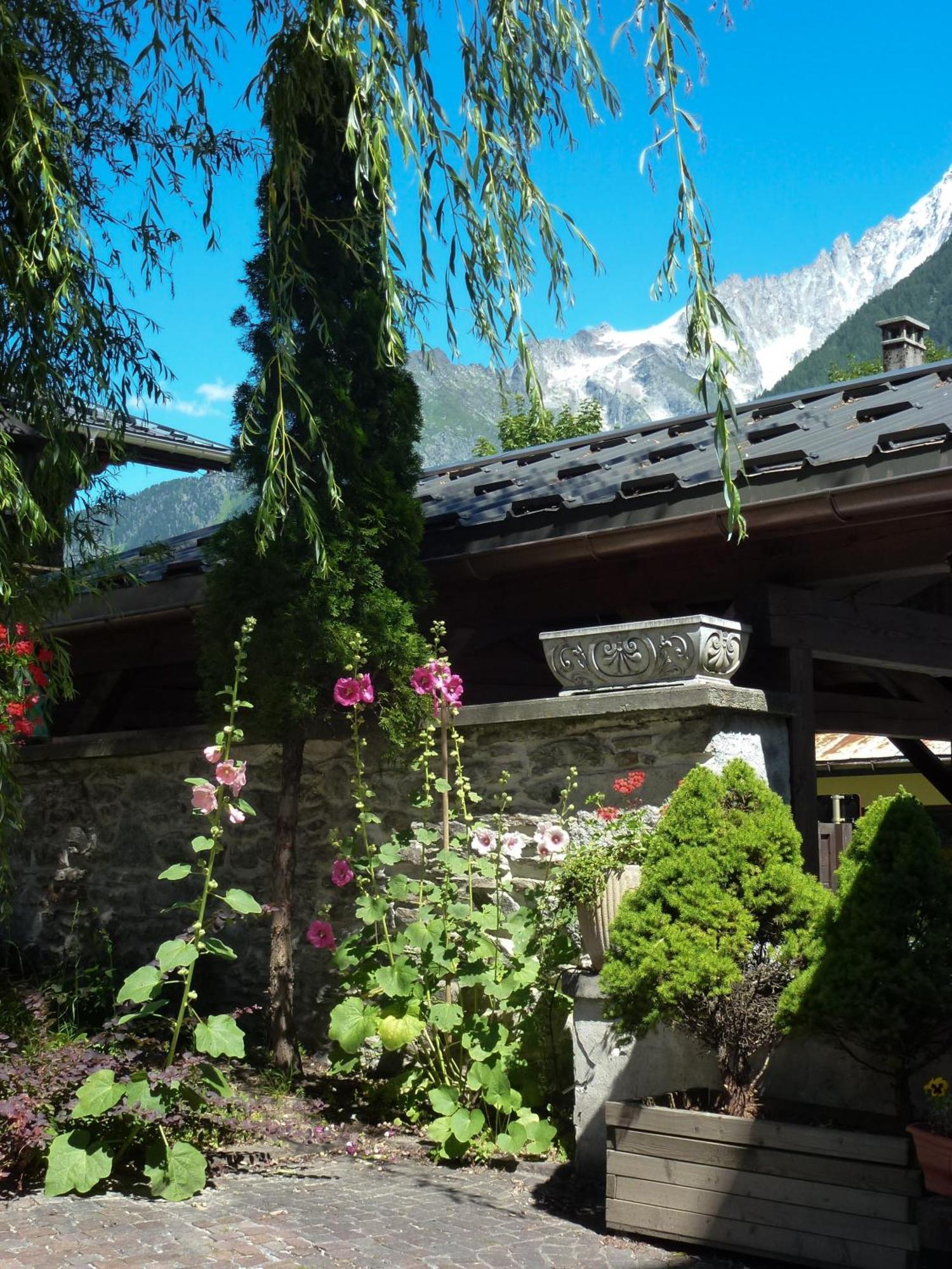 Hotel Du Clocher Chamonix Bagian luar foto